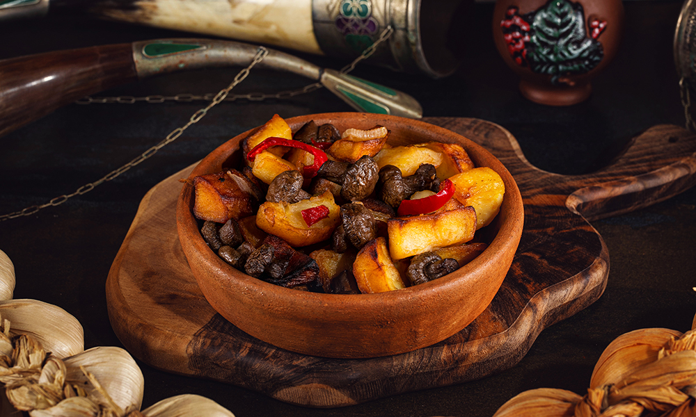 Ojaxuri with Mashroom - Georgian dish at Tbilisuri Ezo restaurant in Tbilisi }}